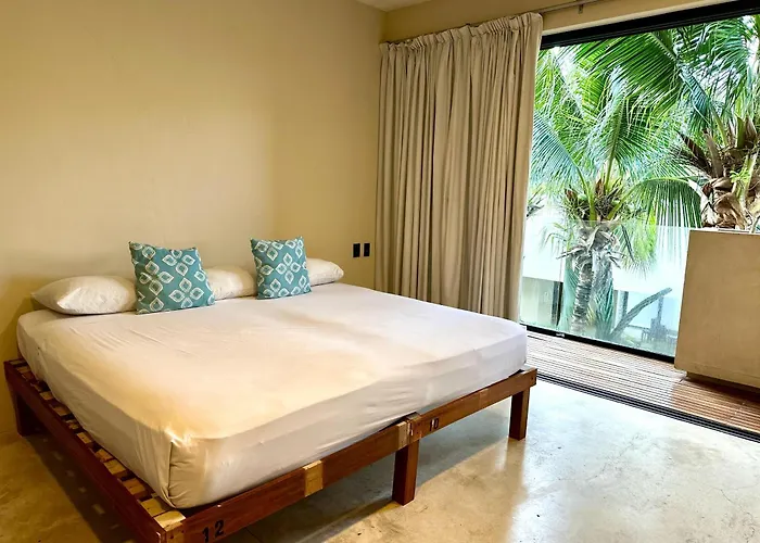 Moonshine & Hotel Tulum Pueblo